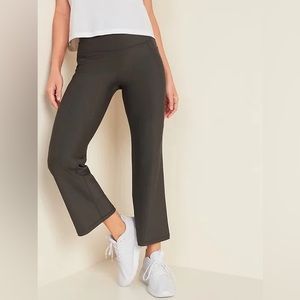 High-Waisted Elevate Powersoft Side-Pocket 7/8-Length Flare Leggings